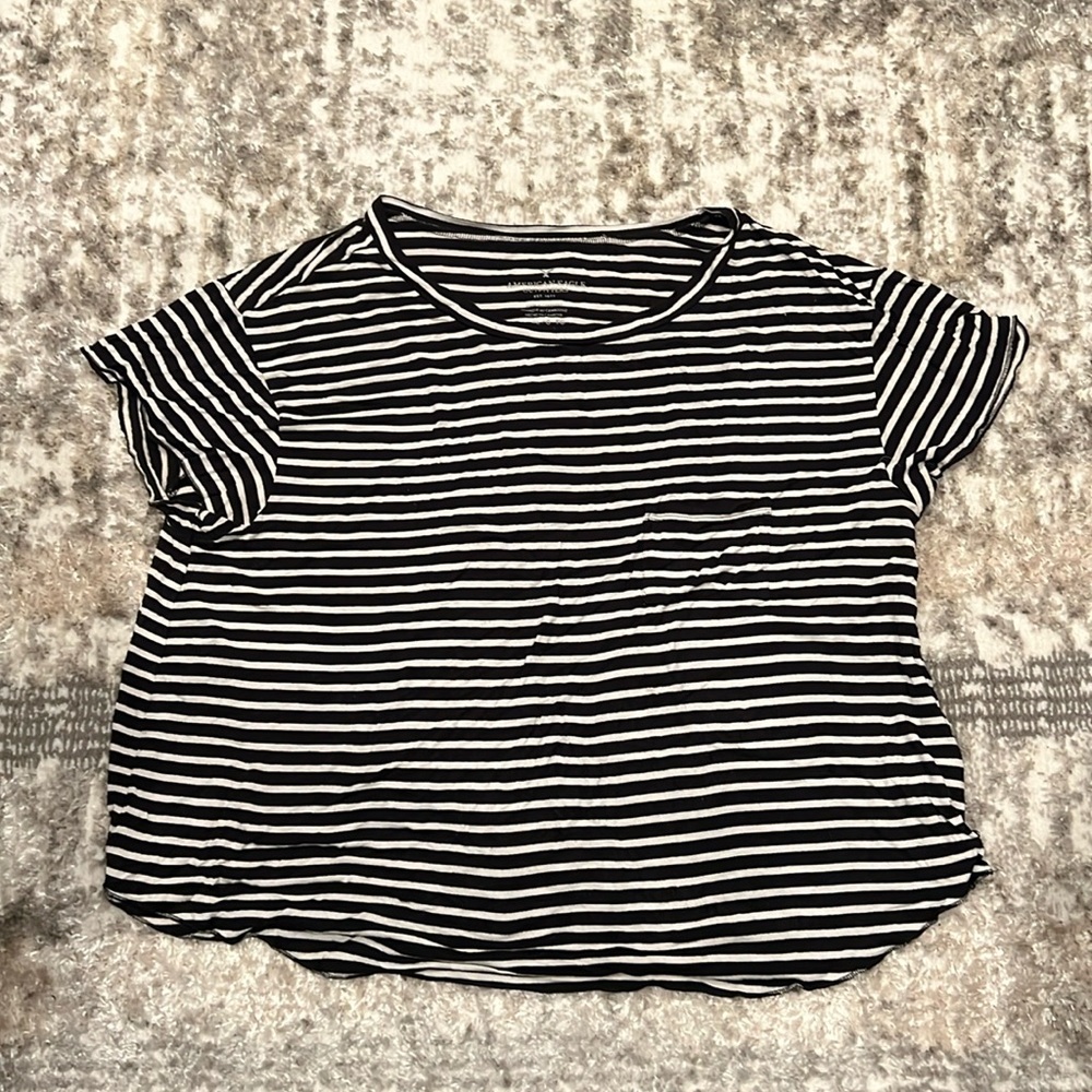 Striped American eagle black and white t-shirt